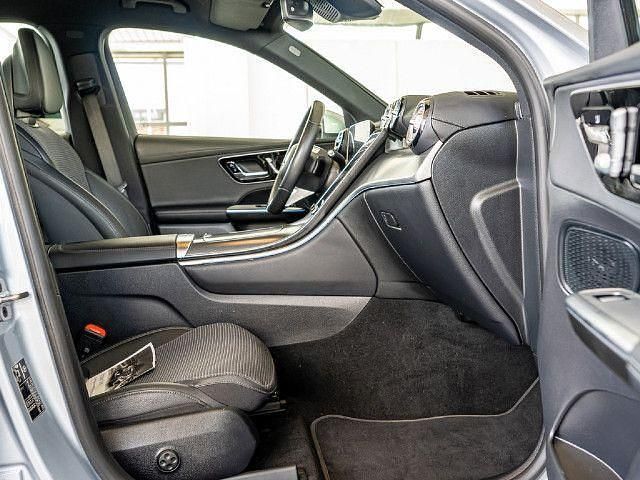 Silber / hightechsilber Gebraucht 2023 Mercedes GLC200 Advanced Plus SUV | 46.870 € (Fairer Preis) - Bild 1/4