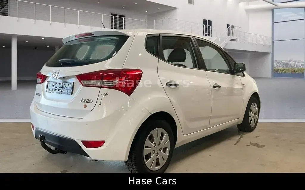 Gebraucht Hyundai ix20 90 PS (66 kW) 2011 Weiß Kleinwagen