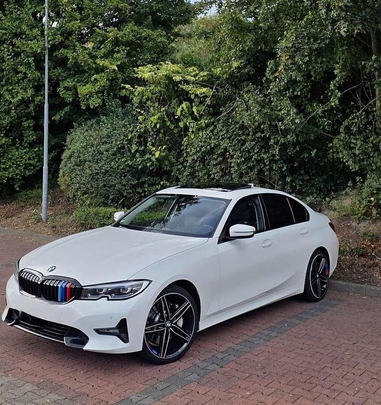 Gebraucht 2019 BMW 330 Sport Line Limousine | 29.500 € (Fairer Preis) - Bild 1/4