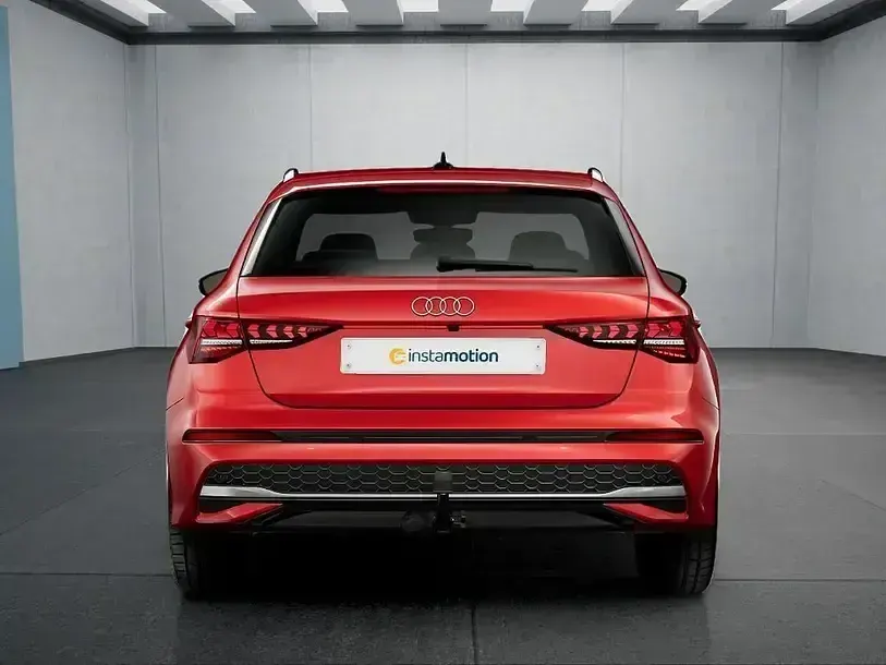 Gebraucht Audi A3 150 PS (110 kW) 2025 Rot Limousine