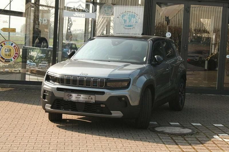 Grau Neu 2024 Jeep Avenger EV Summit SUV | 35.990 € (Fairer Preis) - Bild 1/4