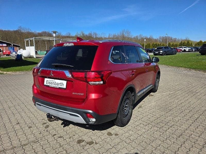 Gebraucht Mitsubishi Outlander Active 150 PS (110 kW) 2020 Karminrot SUV