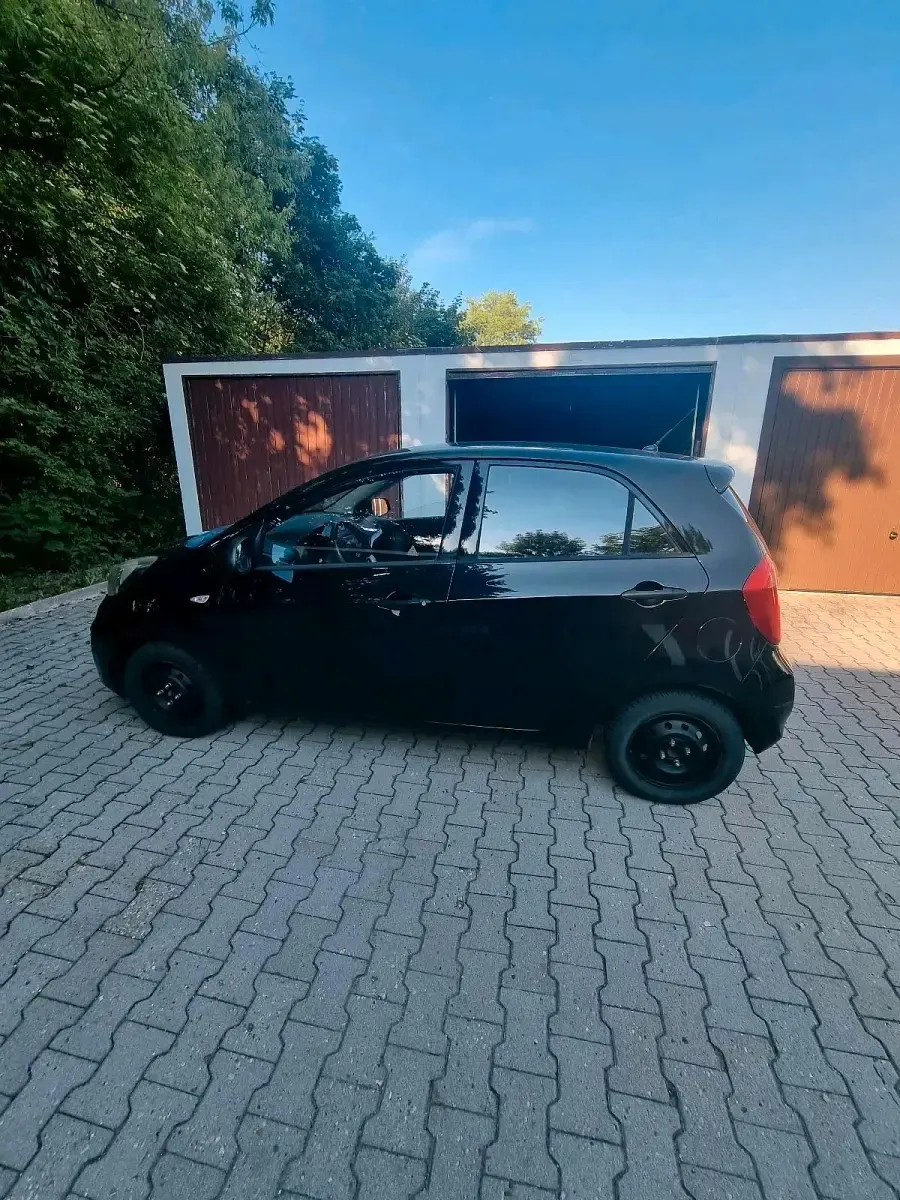 Gebraucht Kia Picanto Attract 69 PS (50 kW) 2012 Schwarz Kleinwagen