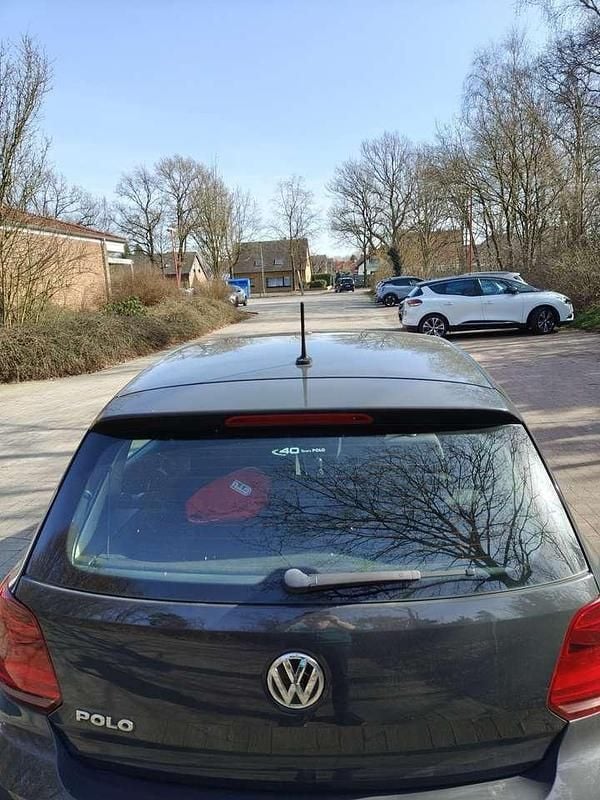 Gebraucht VW Polo Trendline 75 PS (55 kW) 2015 Grau Kleinwagen