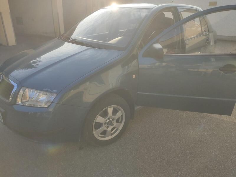 Grün Gebraucht 2003 Skoda Fabia Kleinwagen | 2.200 € (Etwas zu teuer) - Bild 1/4
