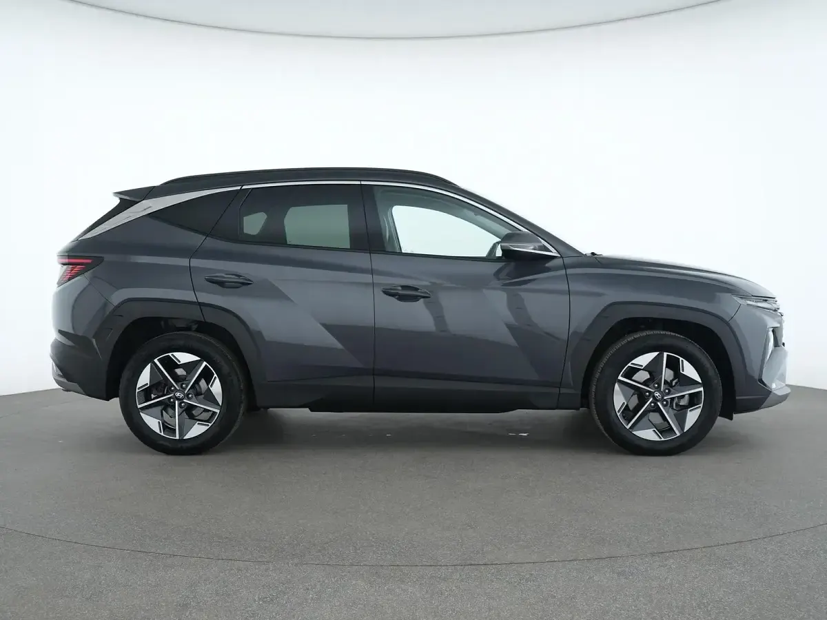 Gebraucht Hyundai Tucson 160 PS (117 kW) 2025 Ecotronic grey SUV