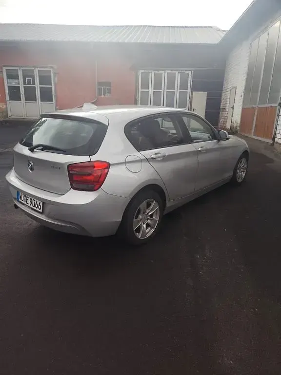 Gebraucht BMW 114 102 PS (75 kW) 2012 Silber Kleinwagen