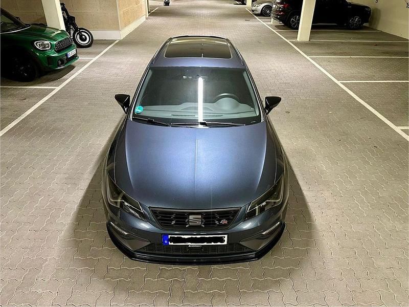 Grau Gebraucht 2019 Seat Leon ST FR Kombi | 18.500 € (Fairer Preis) - Bild 1/4