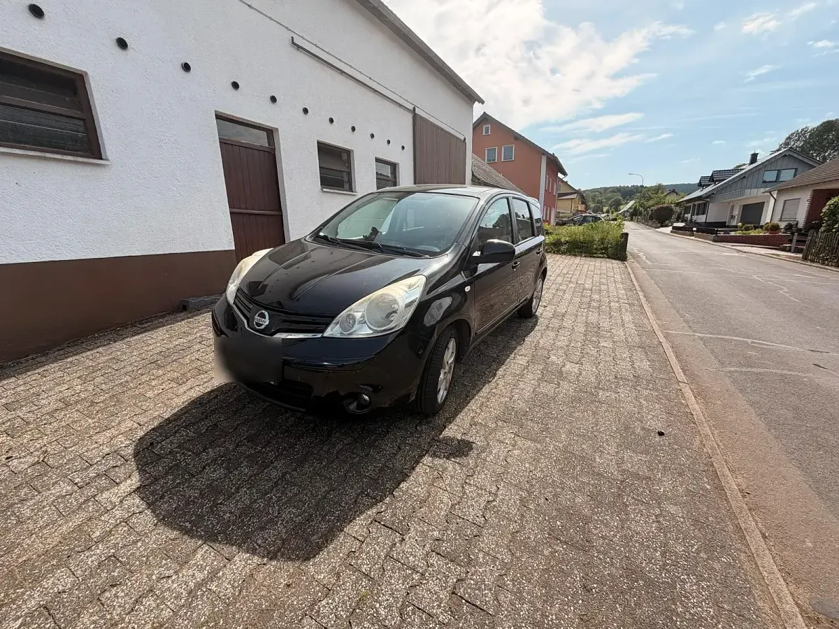 Gebraucht Nissan Note Acenta 88 PS (64 kW) 2010 Schwarz Kleinwagen