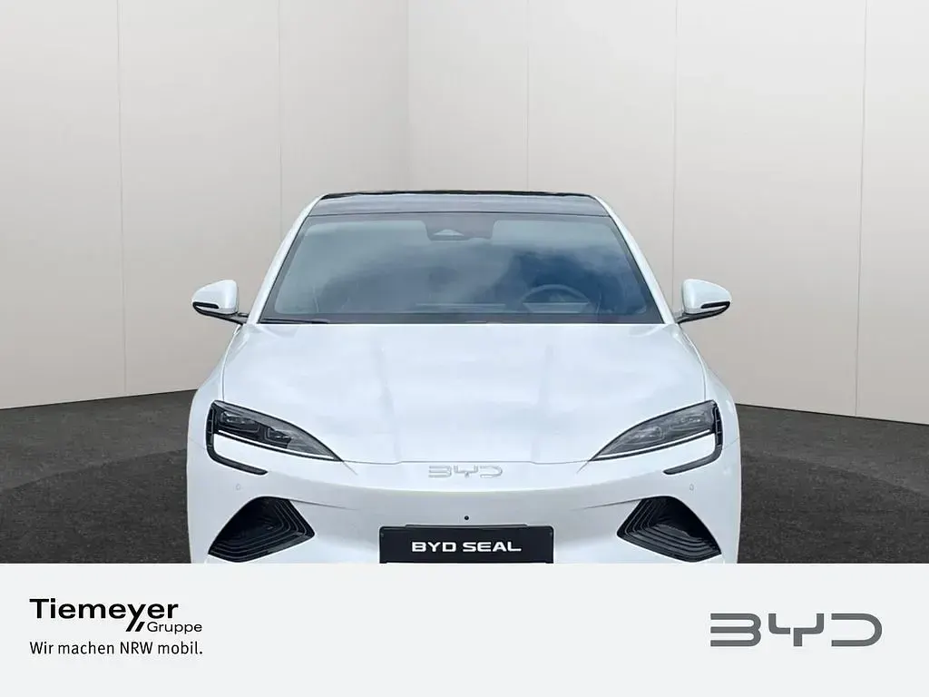 Neu BYD Seal Design 230 kW (313 PS) 2026 Grau Limousine