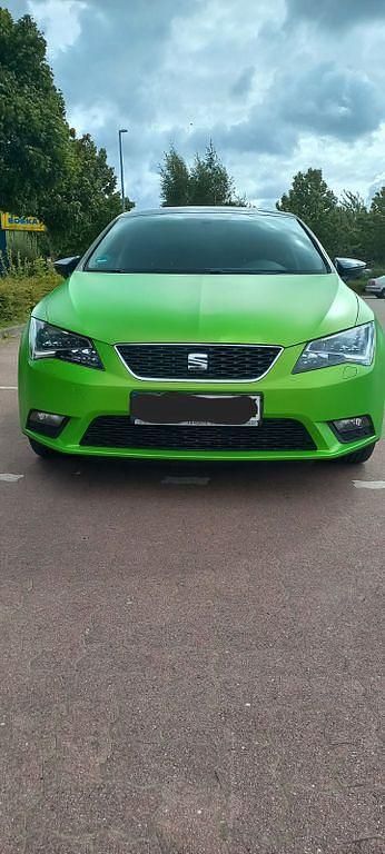 Grün Gebraucht 2015 Seat Leon ST Style Kombi | 5.555 € (Guter Preis) - Bild 1/4