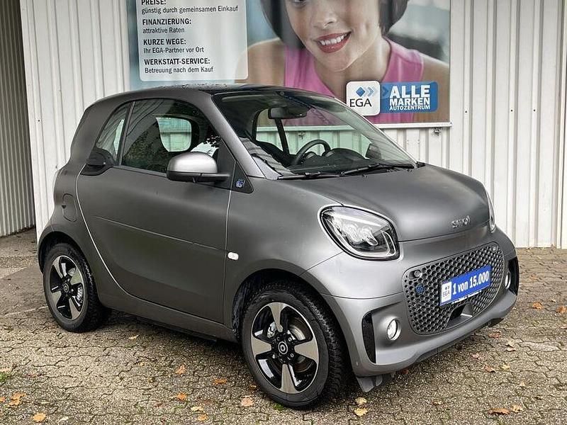 Grau Gebraucht 2024 Smart ForTwo Electric Drive Exclusive Kleinwagen | 17.288 € (Fairer Preis) - Bild 1/4