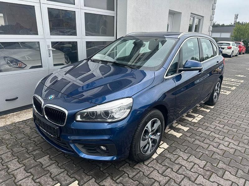Blau Gebraucht 2018 BMW 218 Active Tourer Advantage Van / Kleinbus | 14.490 € (Etwas zu teuer) - Bild 1/4
