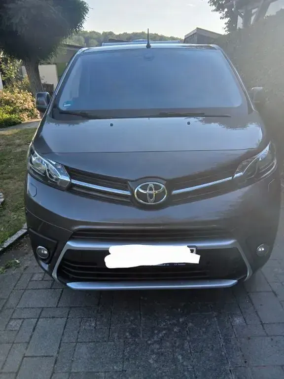 Gebraucht Toyota Proace 150 PS (110 kW) 2016 Grau Van / Kleinbus