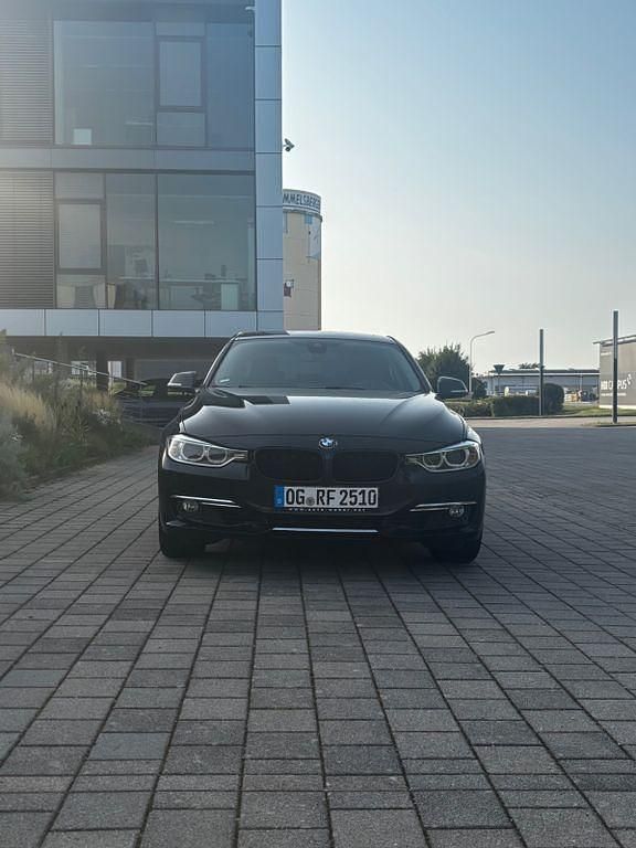 Schwarz Gebraucht 2012 BMW 328 Luxury Line Limousine | 12.700 € (Guter Preis) - Bild 1/4