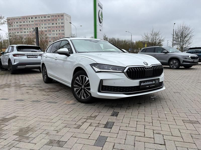 Gebraucht Skoda Superb Selection 150 PS (110 kW) 2024 Purity weiss Kombi