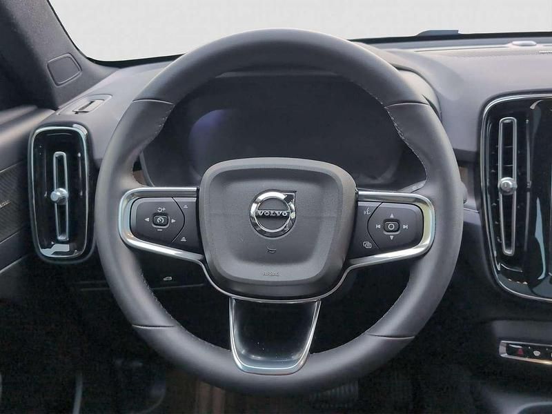 Gebraucht Volvo EC40 169 kW (231 PS) 2022 Schwarz SUV