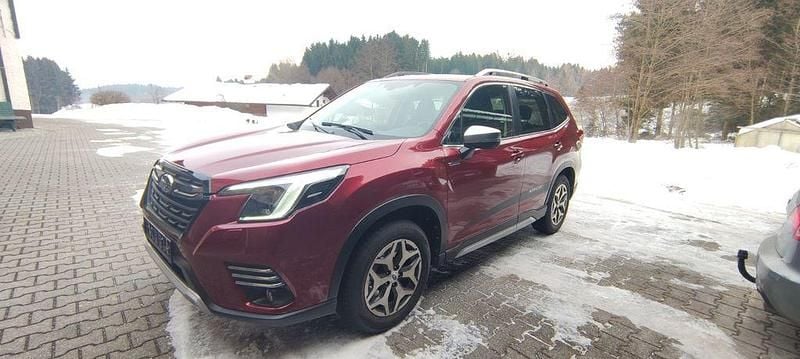 Rot Gebraucht 2024 Subaru Forester Active SUV | 31.000 € (Superpreis) - Bild 1/4
