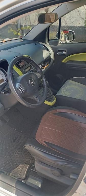 Gebraucht Opel Agila Edition 94 PS (69 kW) 2011 Silber Kleinwagen