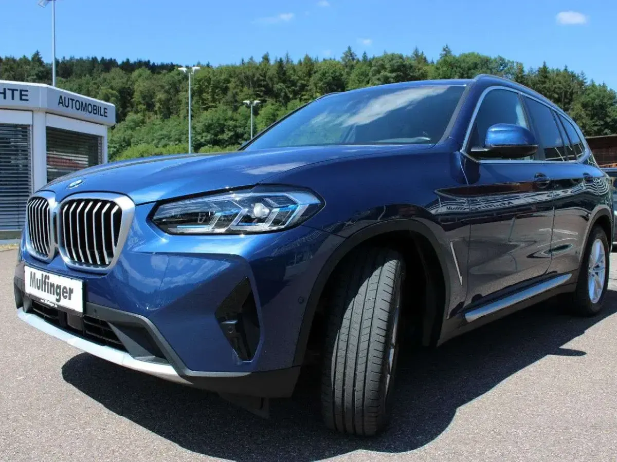 Gebraucht BMW X3 Sport Line 190 PS (139 kW) 2024 Blau SUV