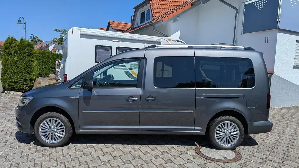 Gebraucht VW Caddy Maxi Highline 110 PS (80 kW) 2019 Grau Van / Kleinbus