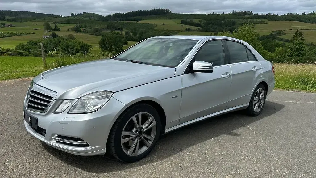 Gebraucht Mercedes E300 Avantgarde 231 PS (169 kW) 2012 Silber Limousine