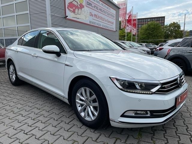 Gebraucht VW Passat Comfortline 190 PS (139 kW) 2018 Weiß Limousine