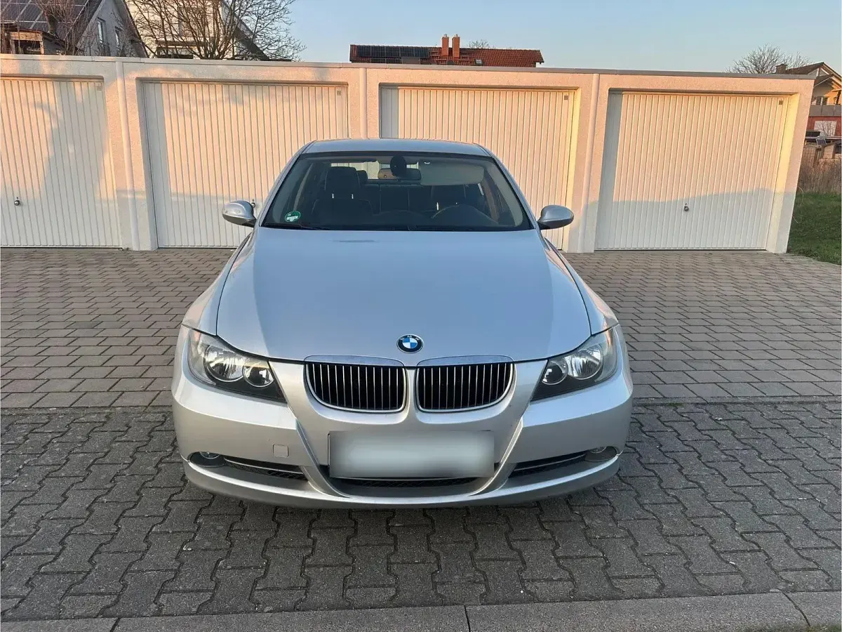 Używany BMW 330 258 KM (189 kW) 2007 Srebrny Sedan/Limuzyna