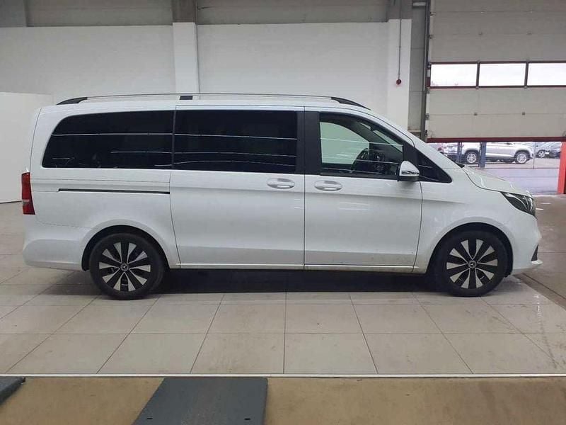 Gebraucht Mercedes V220 163 PS (119 kW) 2021 Arktisweiß Van / Kleinbus