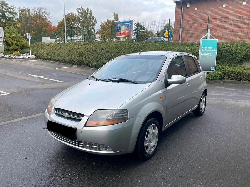 Grau Gebraucht 2005 Chevrolet Kalos Kleinwagen | 1.590 € (Guter Preis) - Bild 1/4