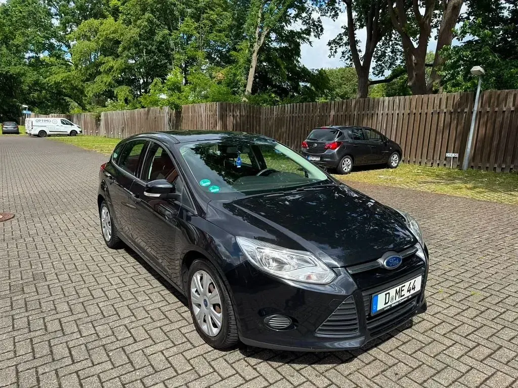 Gebraucht Ford Focus 125 PS (91 kW) 2013 Schwarz Limousine