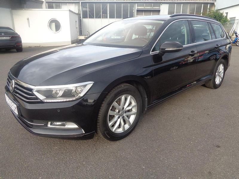 Schwarz Gebraucht 2015 VW Passat Comfortline Kombi | 11.999 € (Fairer Preis) - Bild 1/4
