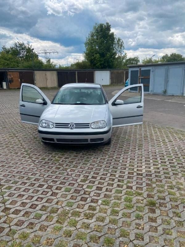 Silber Gebraucht 1999 VW Golf IV Limousine | 600 € (Superpreis) - Bild 1/4