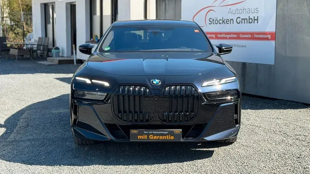 Gebraucht BMW 740 Performance 286 PS (210 kW) 2024 Schwarz Limousine