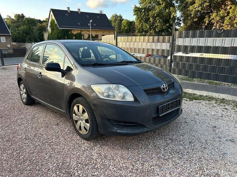Grau Gebraucht 2008 Toyota Auris Limousine | 2.900 € (Superpreis) - Bild 1/4