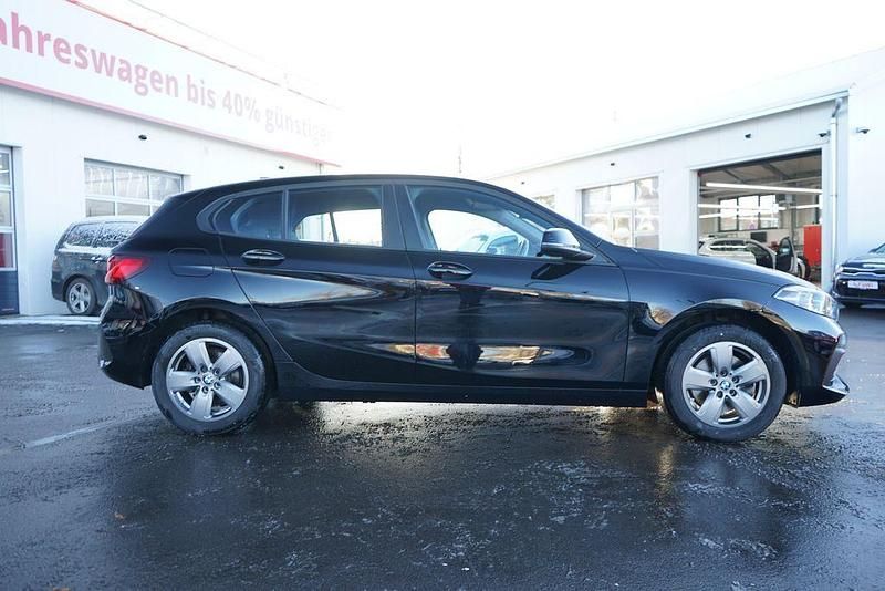 Gebraucht BMW 116 Advantage 109 PS (80 kW) 2022 Schwarz Kleinwagen