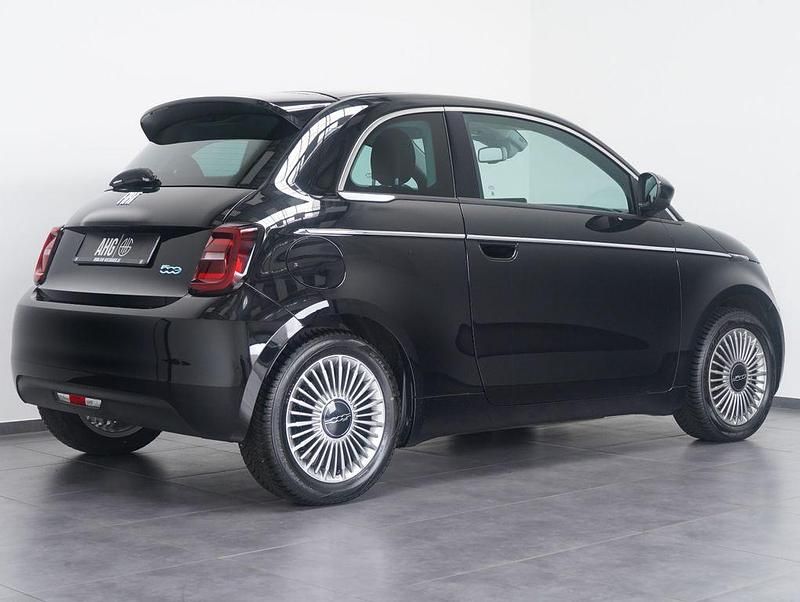 Gebraucht Fiat 500e 86 kW (118 PS) 2023 Schwarz Kleinwagen