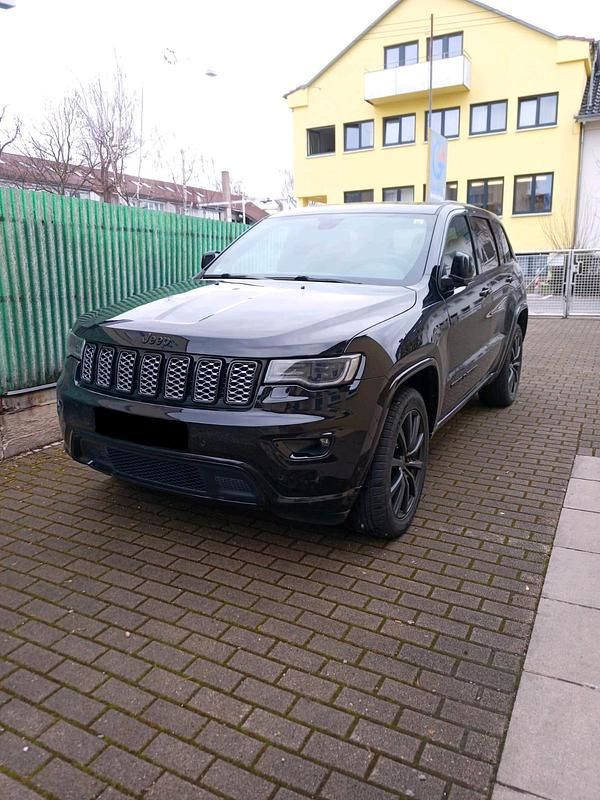 Gebraucht Jeep Grand Cherokee Night Eagle 250 PS (183 kW) 2017 Schwarz SUV