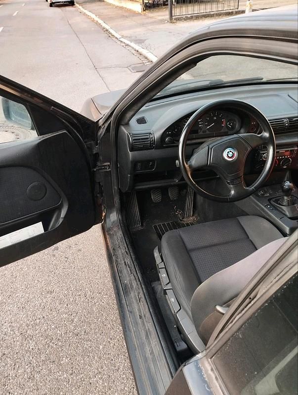 Gebraucht BMW 316 101 PS (74 kW) 1998 Schwarz Limousine