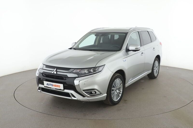 Silber Gebraucht 2019 Mitsubishi Outlander Plus SUV | 22.420 € (Superpreis) - Bild 1/4