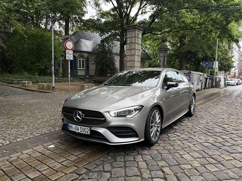 Bronze Gebraucht 2020 Mercedes CLA220 Shooting Brake AMG line Kombi | 28.900 € (Fairer Preis) - Bild 1/4