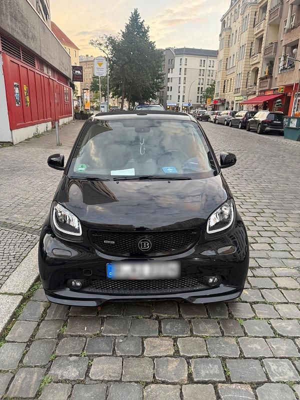 Schwarz Gebraucht 2017 Smart ForTwo Cabrio Brabus Cabrio | 18.500 € (Guter Preis) - Bild 1/4