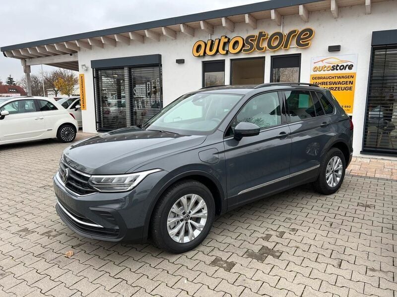 Weiß Gebraucht 2023 VW Tiguan Life SUV | 34.985 € (Guter Preis) - Bild 1/4