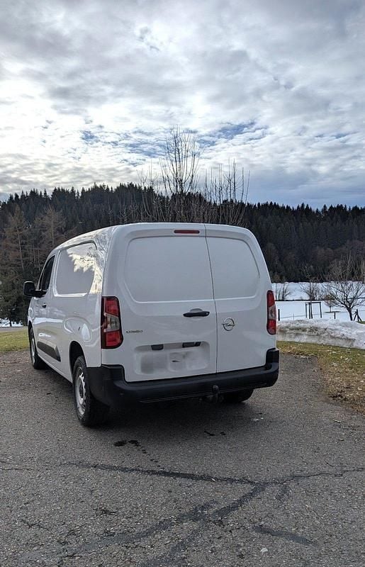 Gebraucht Opel Combo Edition 131 PS (96 kW) 2023 Weiß Van / Kleinbus
