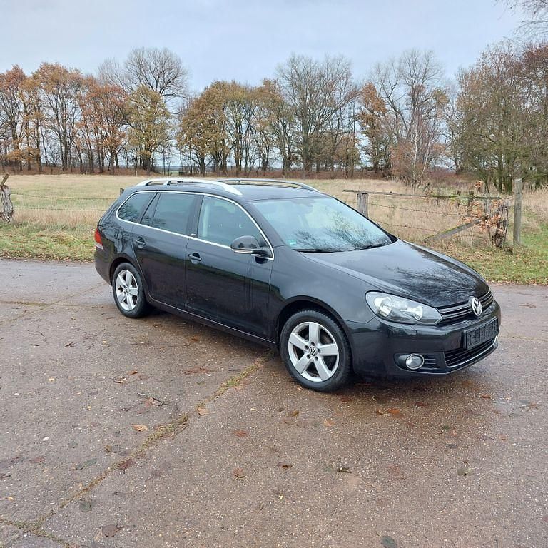 Schwarz Gebraucht 2012 VW Golf VI Style Kleinwagen | 4.900 € (Guter Preis) - Bild 1/4