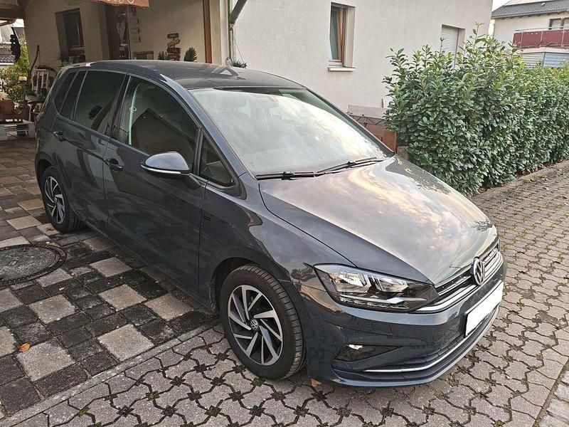 Grau Gebraucht 2018 VW Golf VII Join Kombi | 15.000 € (Guter Preis) - Bild 1/4