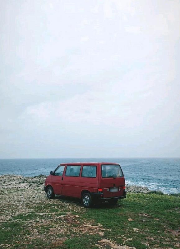 Second-hand VW Transporter 88 CP (64 kW) 1999 Roșu Van