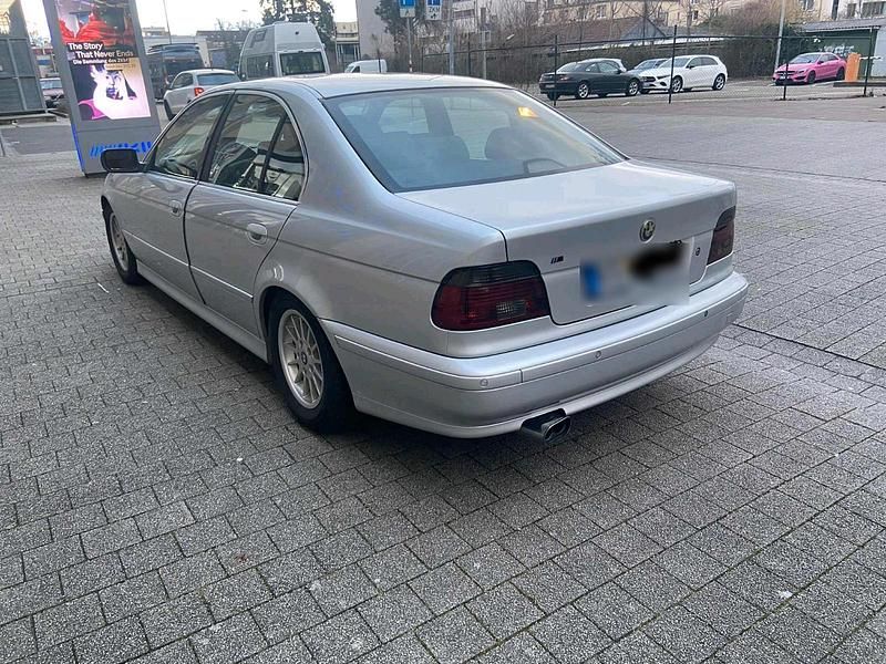 Gebraucht BMW 525 192 PS (141 kW) 2002 Silber Limousine