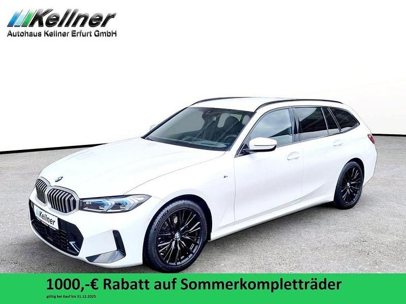 Alpinweiß iii Gebraucht 2024 BMW 320 M Sport Kombi | 39.980 € (Fairer Preis) - Bild 1/4