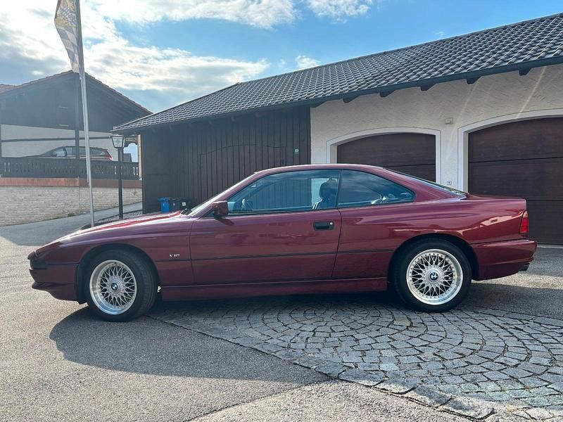 Second-hand BMW 850 300 CP (220 kW) 1992 Roșu Coupe